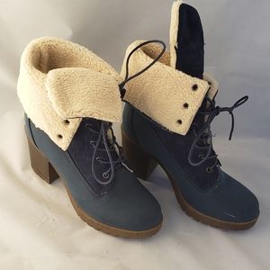 Women's Blue Suade boots with Lambs wool liner